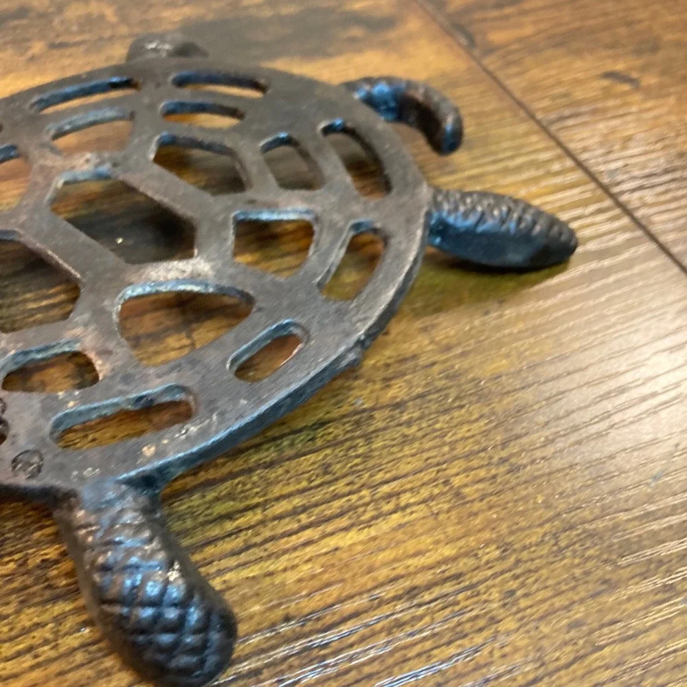 Vintage Cast Iron Turtle Trivet Rustic Metal Hot Pad Kitchen Decor Tortoise